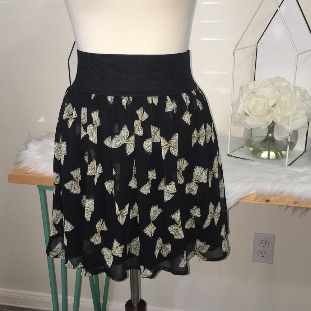Kirra Chiffon Bow Print Skirt from Pac Sun Size M